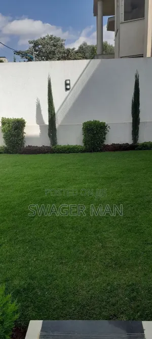 Furnished 11bdrm Townhouse/Terrace in Ayat, Yeka for sale