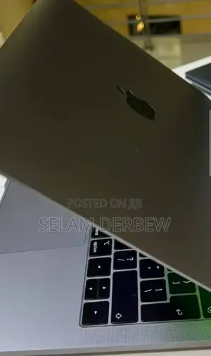 New Laptop Apple MacBook Pro 2019 8GB Intel Core I5 SSD 128GB