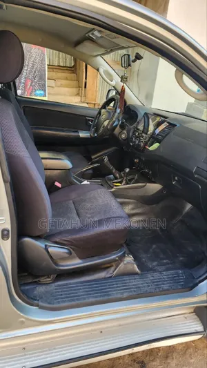 Toyota Hilux 2015 Silver