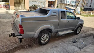 Toyota Hilux 2015 Silver