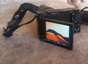 Sony Zv E10 Sensor: 24.2mp Aps-C Exmor Cmos Sensor.