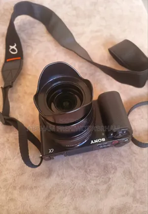 Sony Zv E10 Sensor: 24.2mp Aps-C Exmor Cmos Sensor.