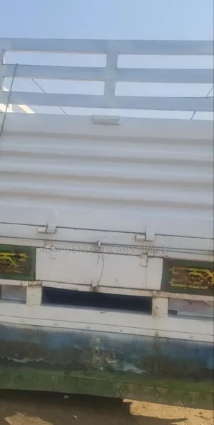 2012 አይቬኮ ኦባማ ከነተሳቢው መስፍን በ መስፍን