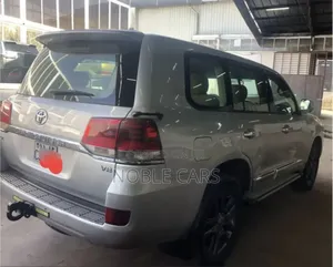 Photo - Toyota Land Cruiser 2009 Silver