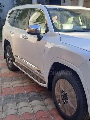 New Toyota Land Cruiser LC300 2023 White