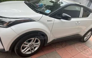 Toyota C-HR 2024 White