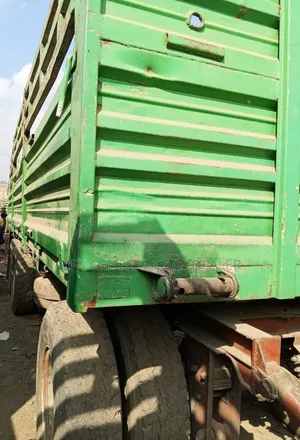 2012 Iveco ኦባማ ከነተሳቢው መስፍን በመስፍን