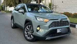 Toyota RAV4 2020 Green