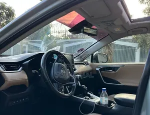 Toyota RAV4 2020 Green