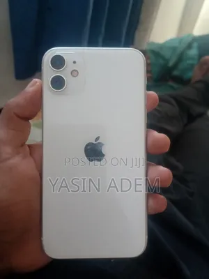Photo - Apple iPhone 11 64 GB White