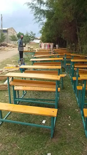 Combined Desk for School Metal Fream and Wooden Wanza Sit and Top Tabl