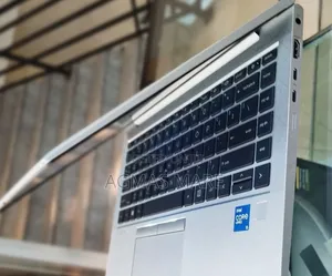 New Laptop HP EliteBook 840 G8 16GB Intel Core I5 SSD 512GB