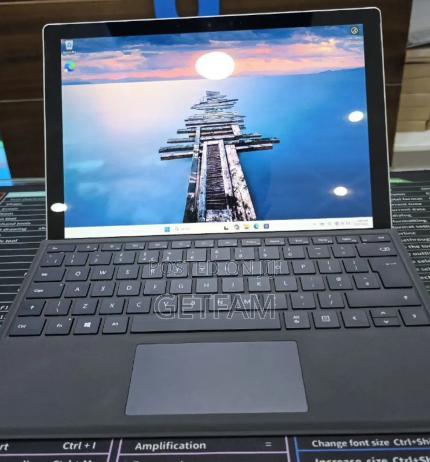 New Laptop Microsoft Surface 8GB Intel SSD 256GB