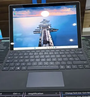New Laptop Microsoft Surface 8GB Intel SSD 256GB