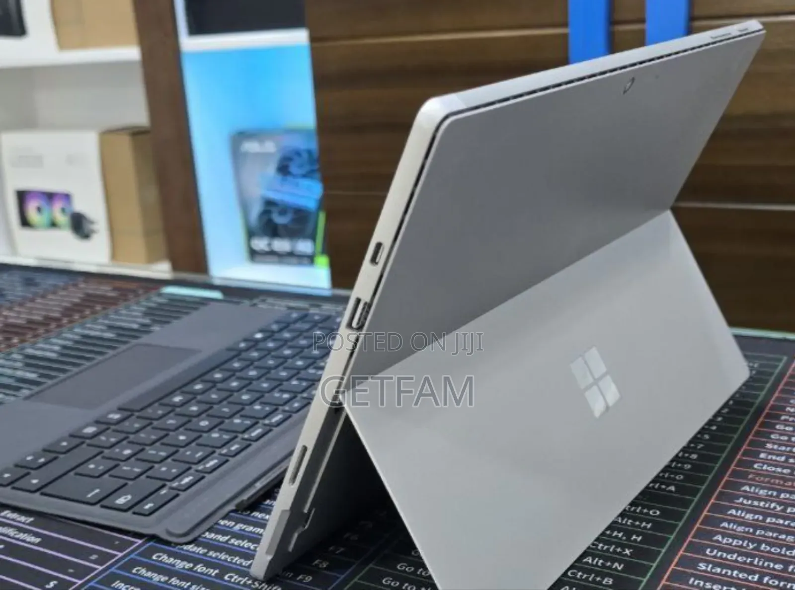 New Laptop Microsoft Surface 8GB Intel SSD 256GB