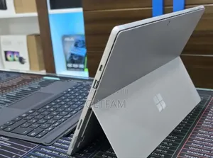 New Laptop Microsoft Surface 8GB Intel SSD 256GB