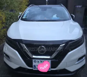 Photo - Nissan Qashqai 2018 White