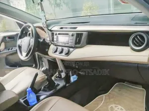 Toyota RAV4 LE FWD (2.5L 4cyl 6A) 2013 Silver