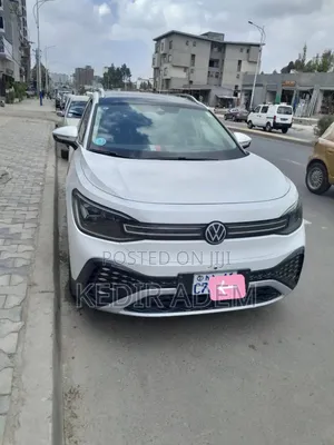 Photo - Volkswagen ID.6 2024 White