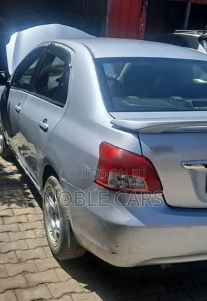 Toyota Yaris 2009 Silver