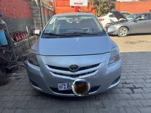 Photo - Toyota Yaris 2009 Silver