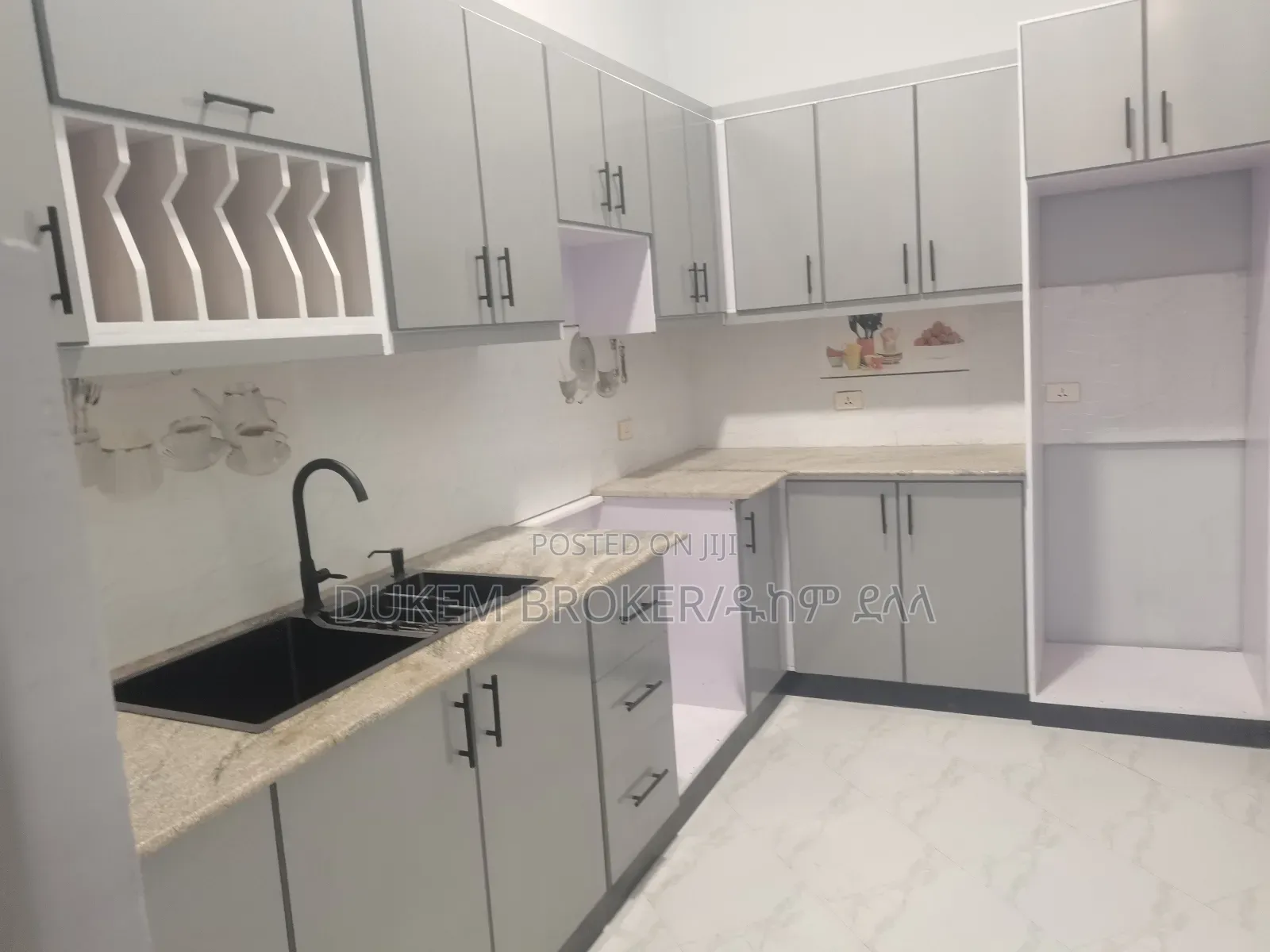 Furnished 3bdrm House in Bank Area, East Shewa for sale