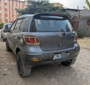 Toyota Yaris 1.0 Eco 2004 Gray