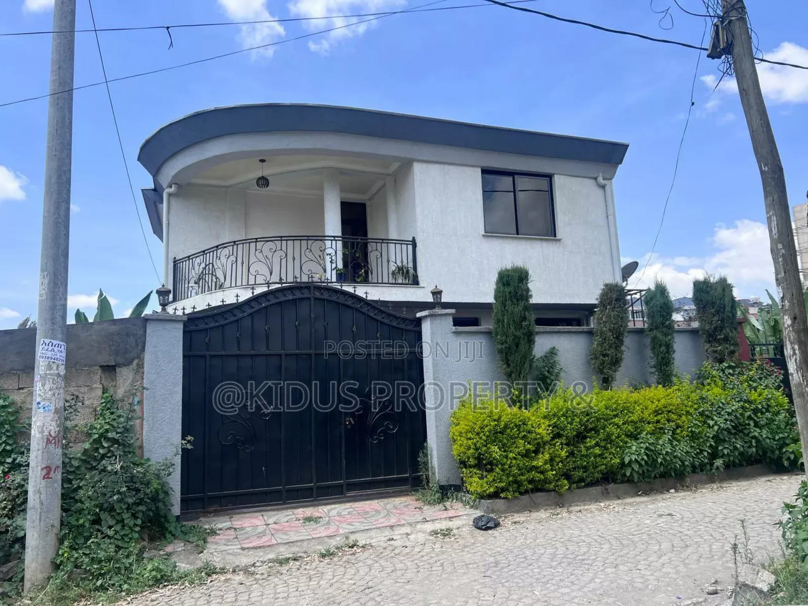 4bdrm Penthouse in Mekanisa Amigos, Nifas Silk-Lafto for sale