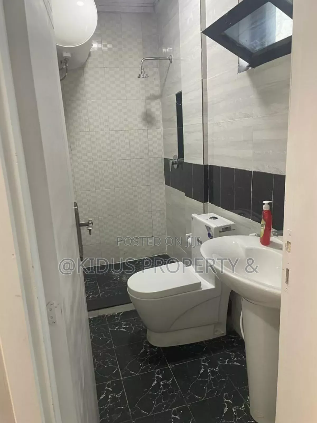 4bdrm Penthouse in Mekanisa Amigos, Nifas Silk-Lafto for sale