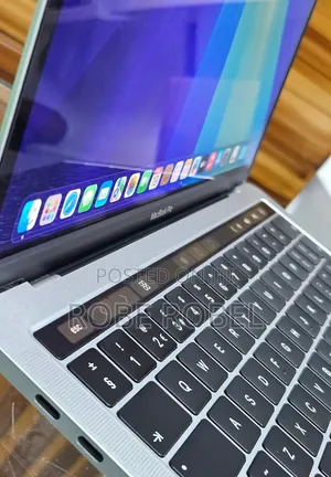 Photo - New Laptop Apple MacBook Pro 2019 8GB Intel Core I5 SSD 128GB