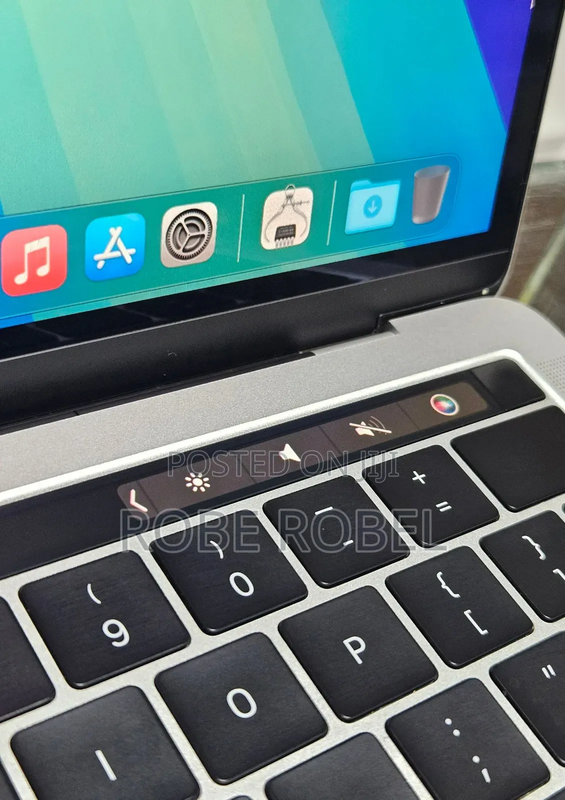 New Laptop Apple MacBook Pro 2019 8GB Intel Core I5 SSD 128GB