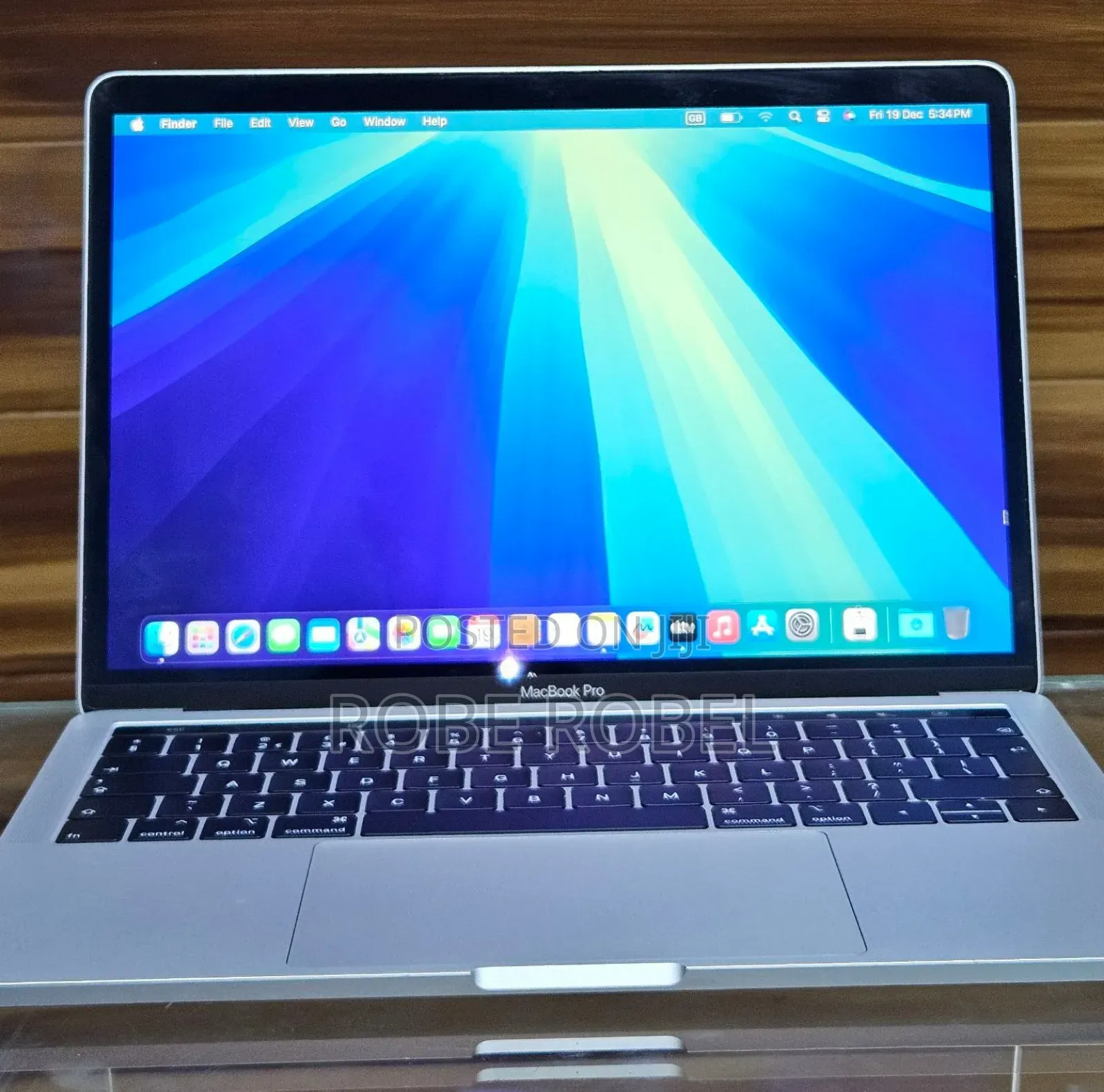 New Laptop Apple MacBook Pro 2019 8GB Intel Core I5 SSD 128GB
