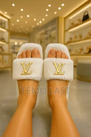 Photo - Women's Shoes(የሴቶች ጫማ)