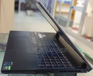 Photo - New Laptop Asus 16GB Intel Core i7 SSD 512GB