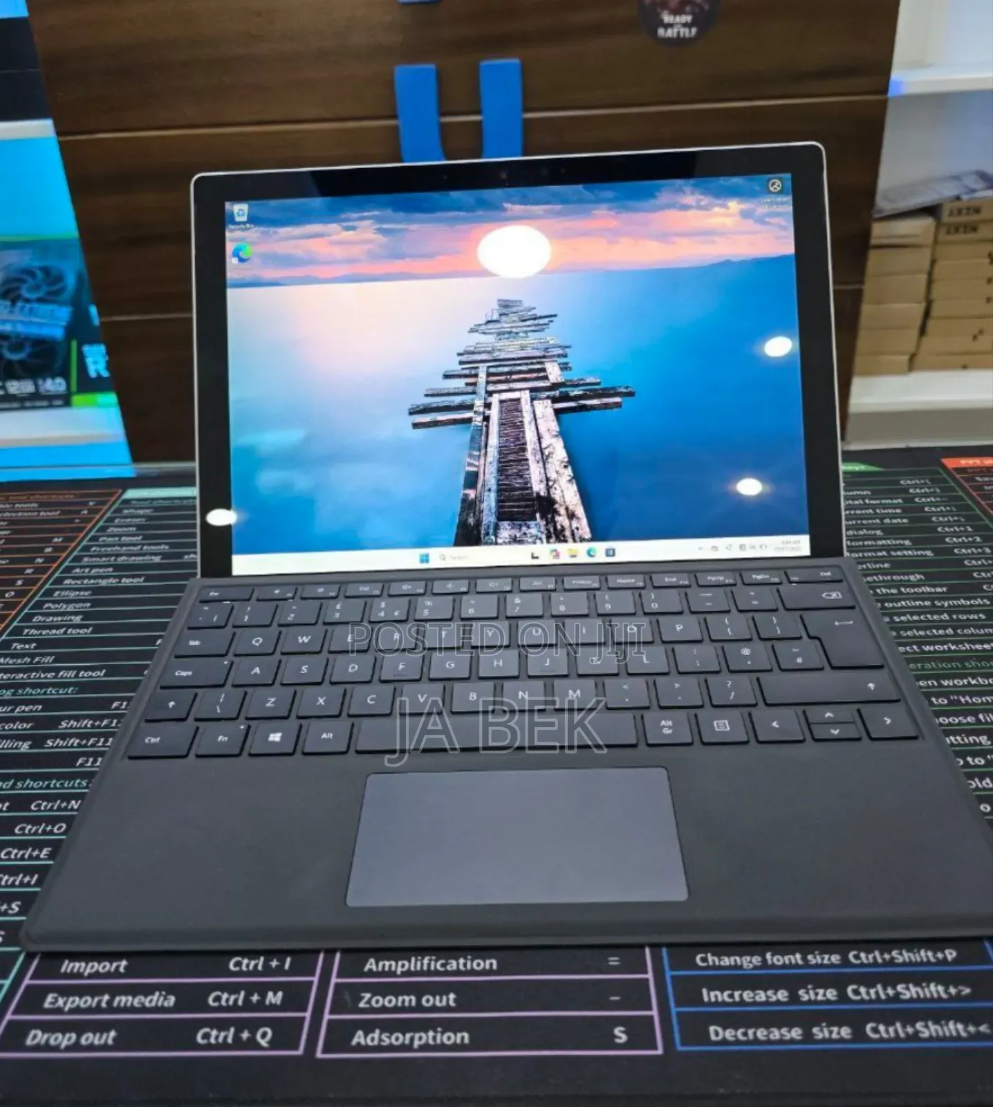 New Laptop Microsoft Surface 8GB Intel Core I5 SSD 256GB