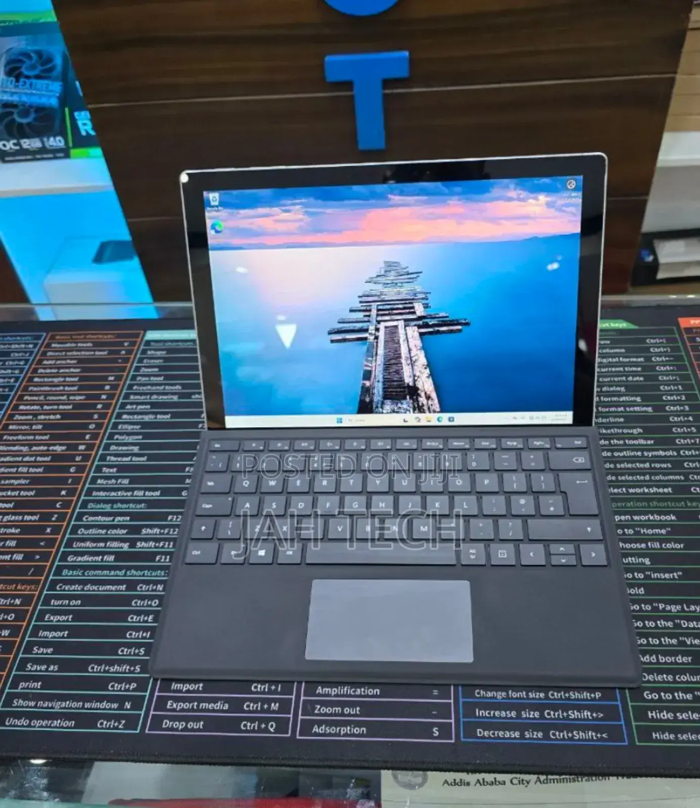New Laptop Microsoft Surface 8GB Intel Core I5 SSD 256GB