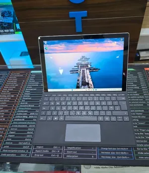 Photo - New Laptop Microsoft Surface 8GB Intel Core I5 SSD 256GB