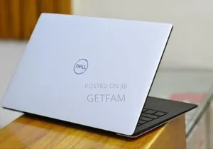 New Laptop Dell XPS 15 8GB Intel SSD 512GB