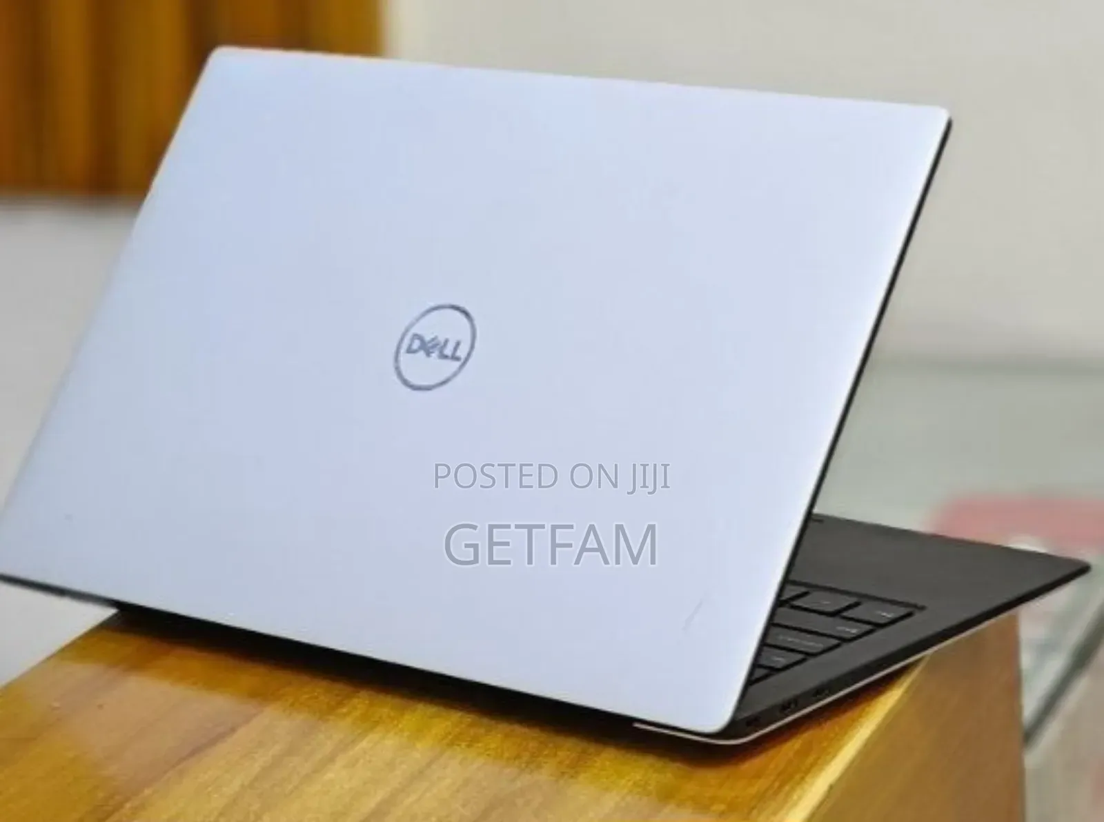 New Laptop Dell XPS 15 8GB Intel SSD 512GB