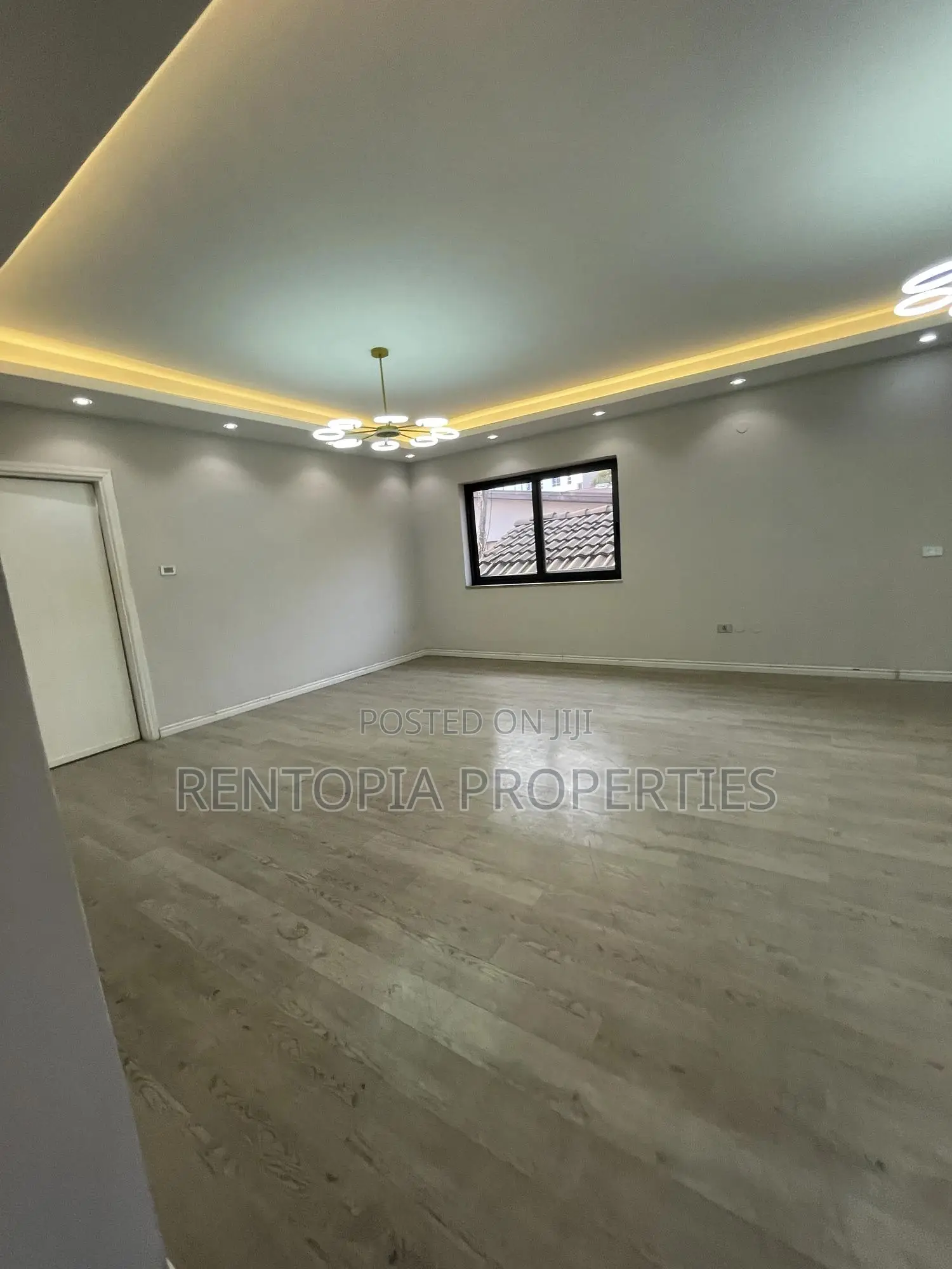 5bdrm Mansion in Bole for rent