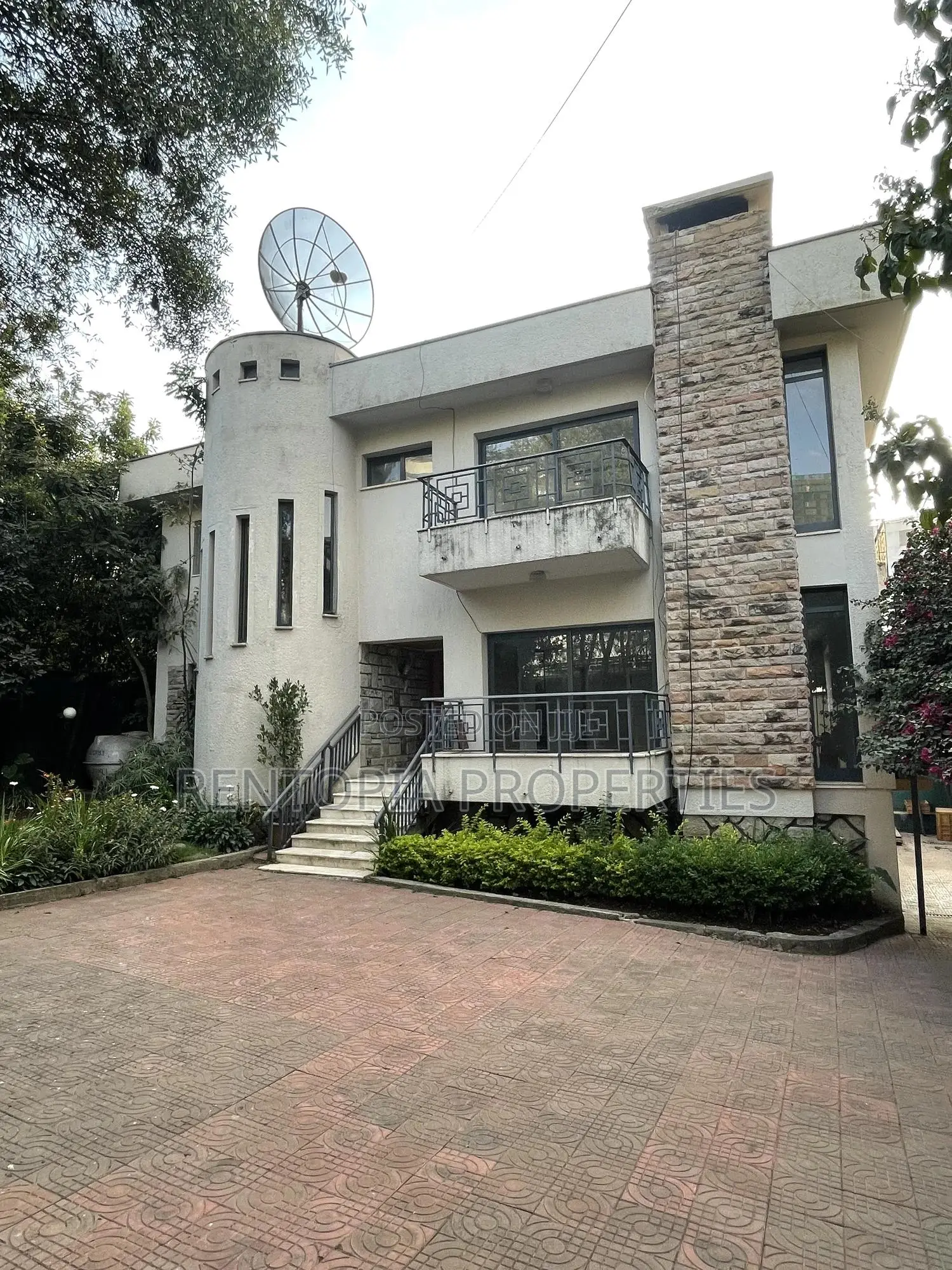 5bdrm Mansion in Bole for rent