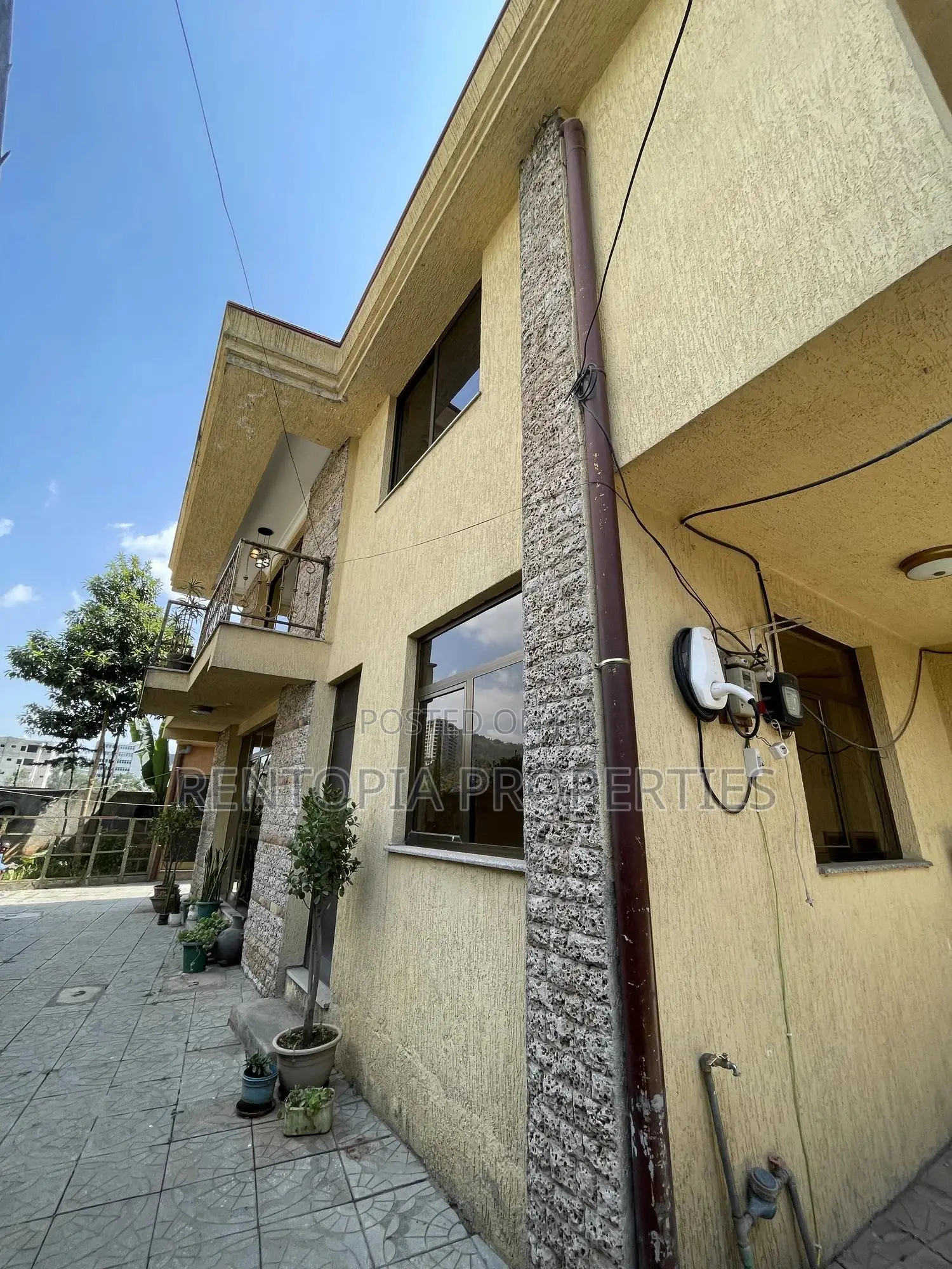 4bdrm House in Yeka for rent