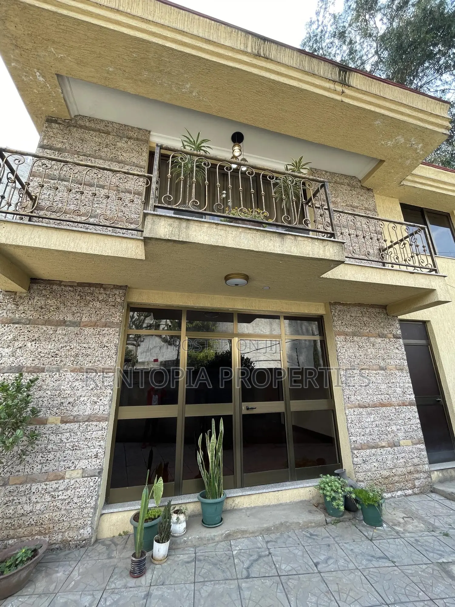 4bdrm House in Yeka for rent