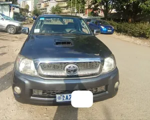 Toyota Hilux 2011 Gray