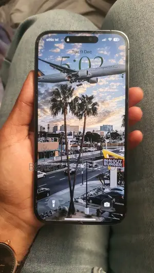 Photo - Apple iPhone 14 Pro Max 256 GB Purple