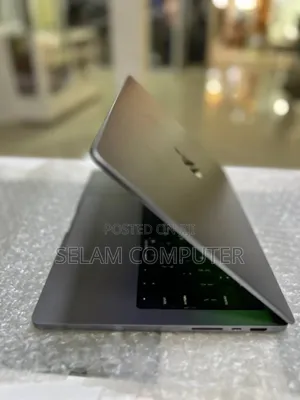 New Laptop Apple MacBook Pro 2019 8GB Intel Core I5 SSD 128GB