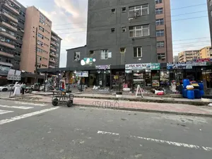 Photo - አስችኳ ብር ተፈልጎ የሚሸጥ 40/60 ሱቅ