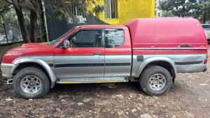 Mitsubishi L200 2001 Red