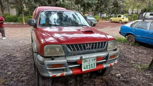 Mitsubishi L200 2001 Red