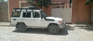 Toyota Land Cruiser 2017 Ivory